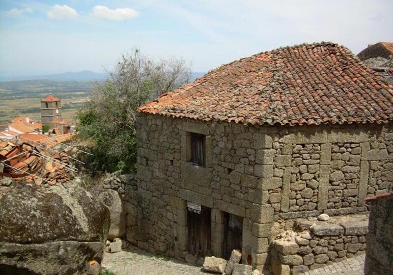 پانسیون Taverna Lusitana