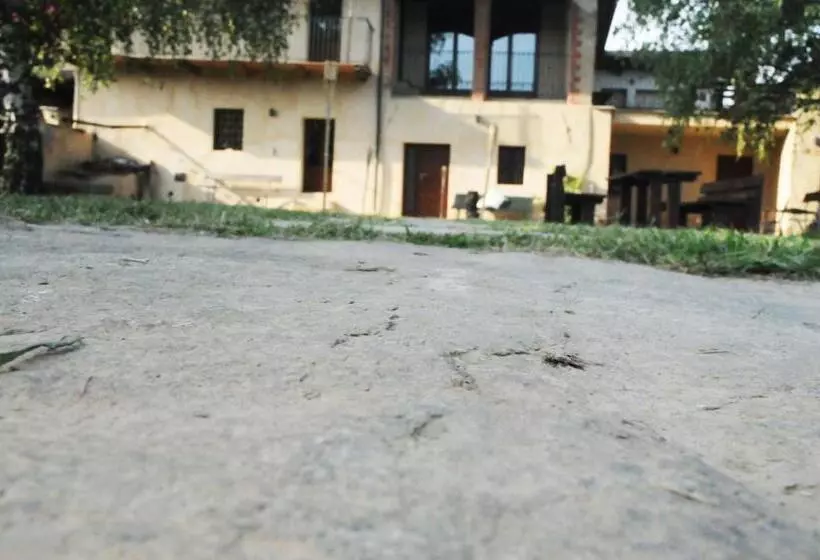 Hotelli Agriturismo Magnarosa