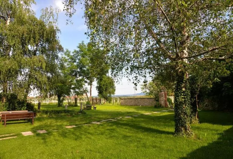 Hotelli Agriturismo Magnarosa