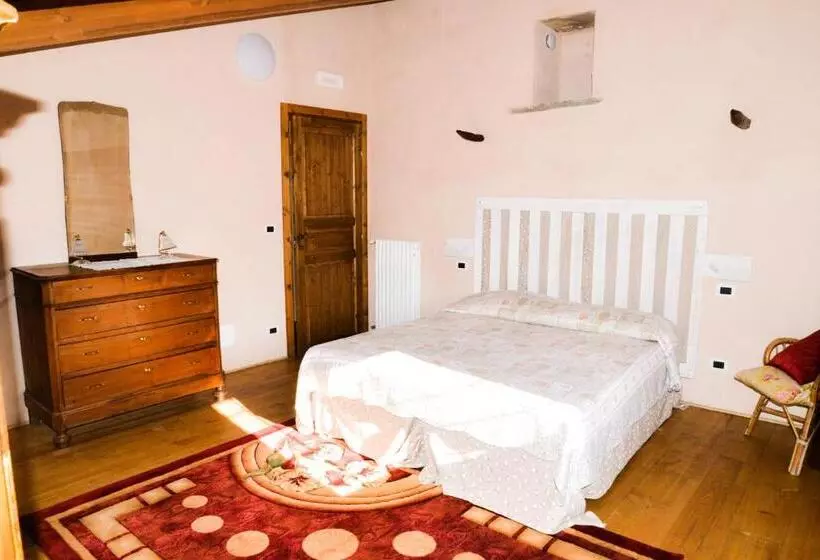 Hotelli Agriturismo Magnarosa