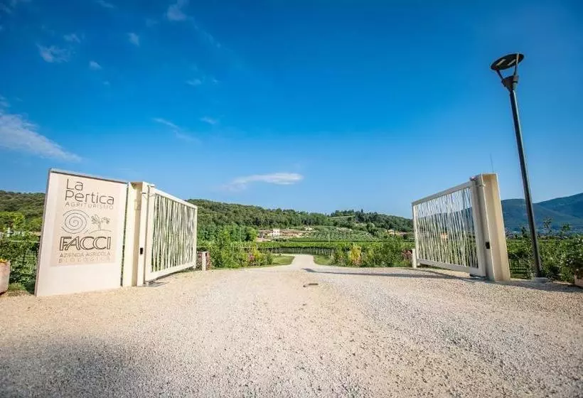 ホテル Agriturismo La Pertica