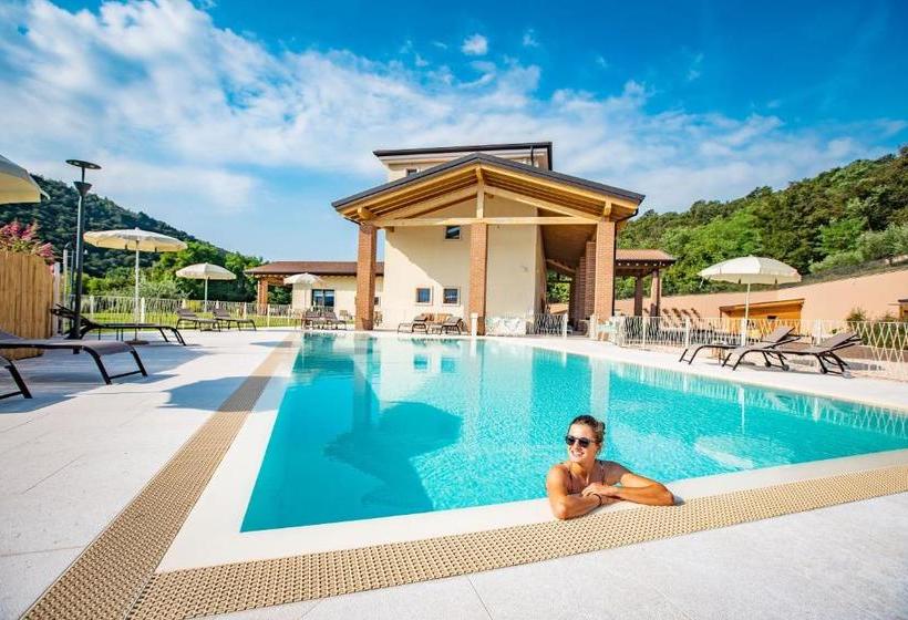 Отель Agriturismo La Pertica