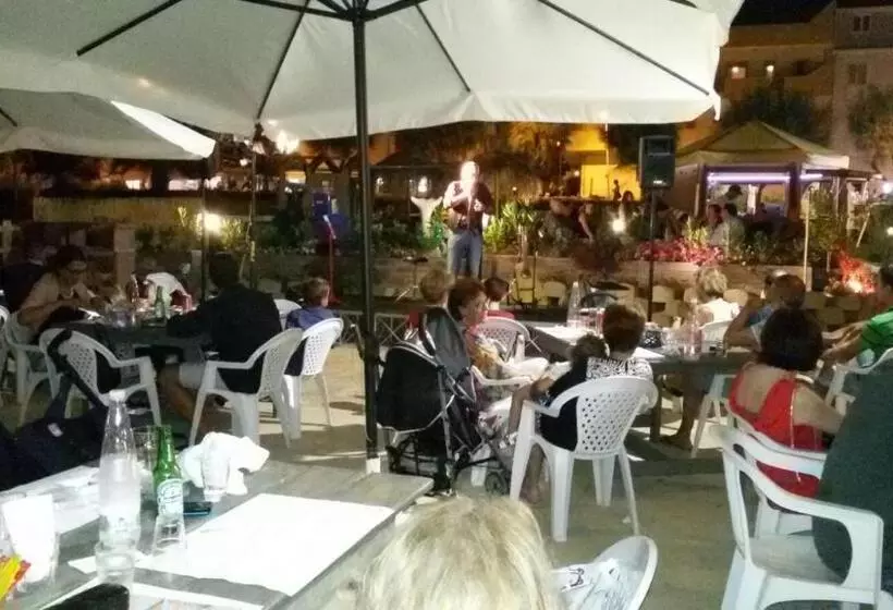 La Baia Di Nettuno Il Gatto E La Volpe