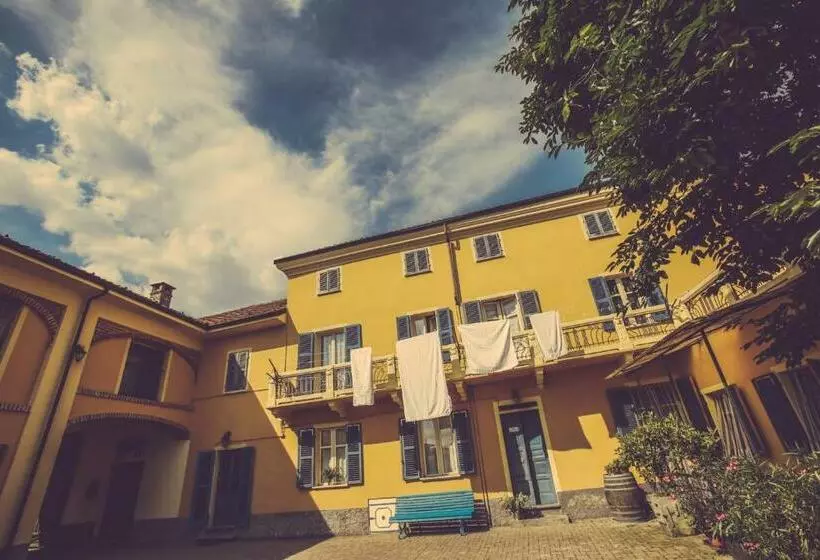 هتل Agriturismo I Surì Asti