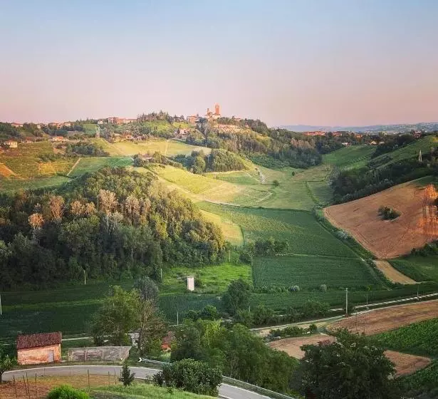 هتل Agriturismo I Surì Asti