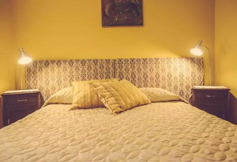 هتل Agriturismo I Surì Asti