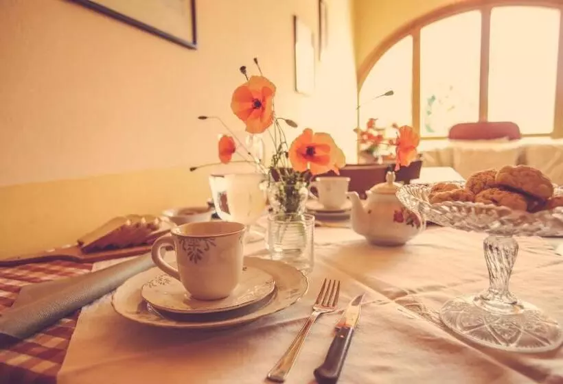 هتل Agriturismo I Surì Asti