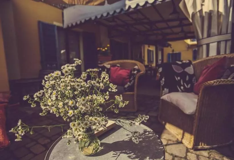 هتل Agriturismo I Surì Asti