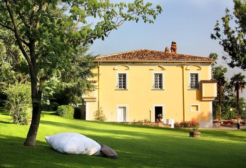 ホテル Tenuta Torellone