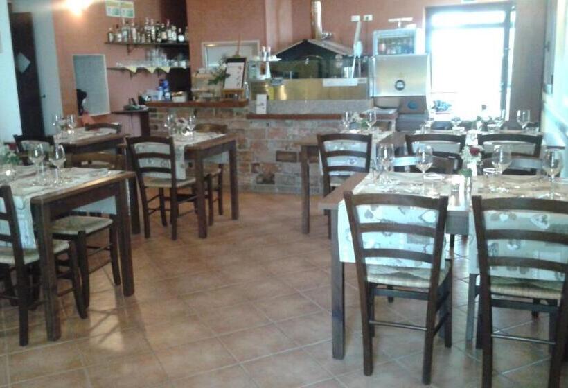 فندق Agriturismo Il Vecchio Portico