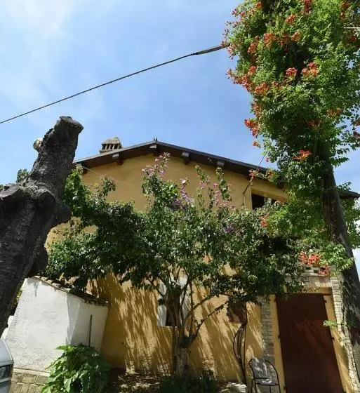 ホテル Agriturismo  La Valle Degli Ulivi