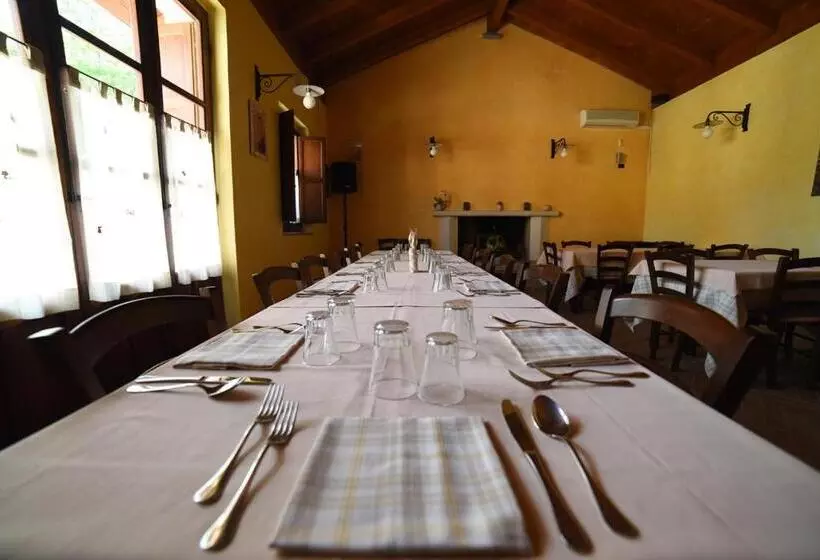 ホテル Agriturismo  La Valle Degli Ulivi