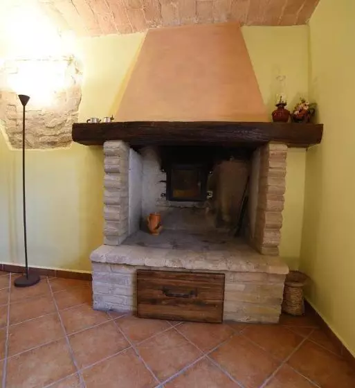 ホテル Agriturismo  La Valle Degli Ulivi