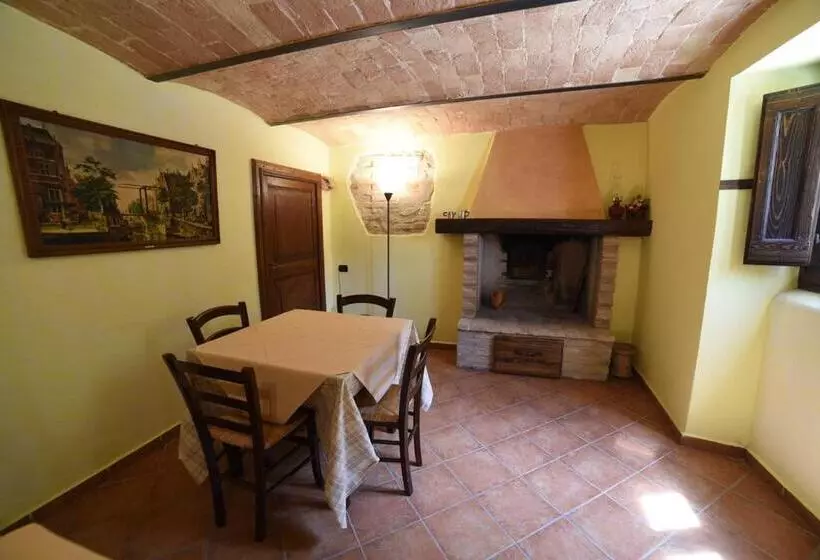 ホテル Agriturismo  La Valle Degli Ulivi