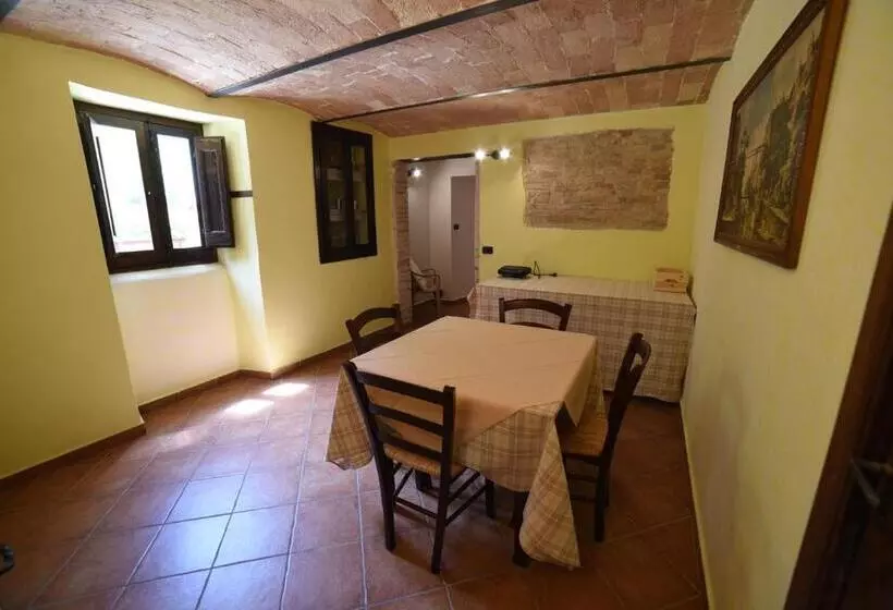 ホテル Agriturismo  La Valle Degli Ulivi
