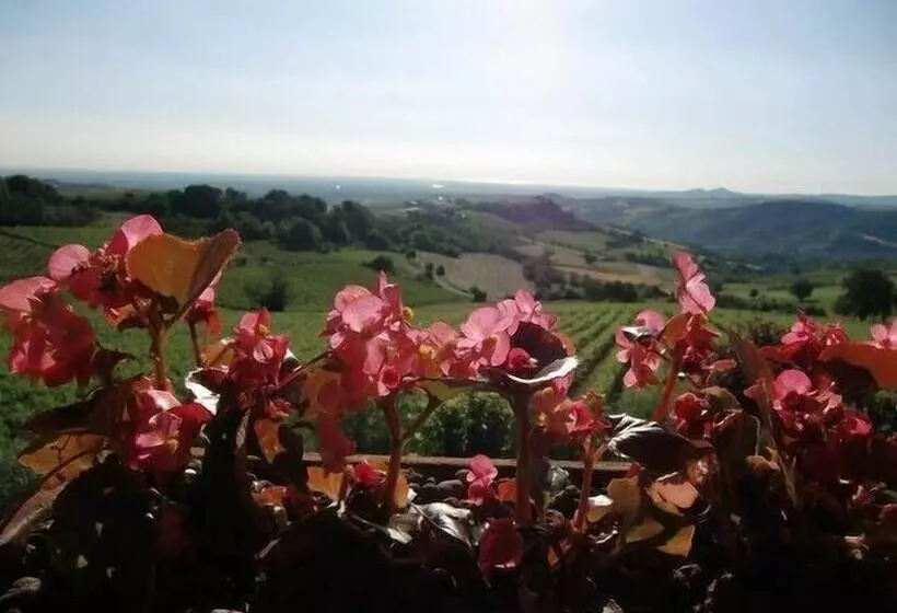 Hotelli Agriturismo Monte Valbelle