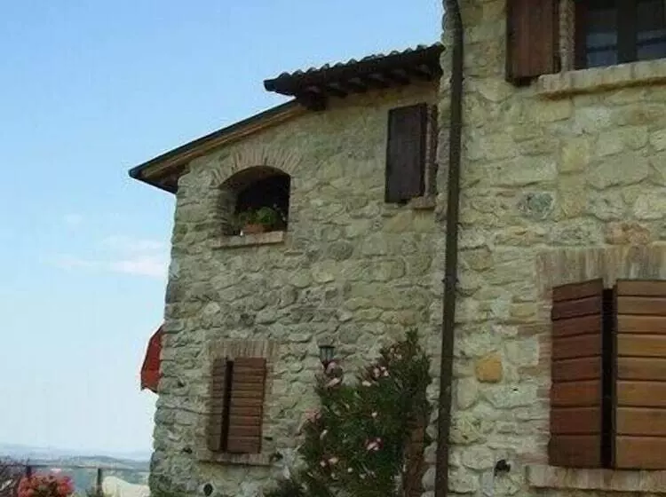 Hotelli Agriturismo Monte Valbelle