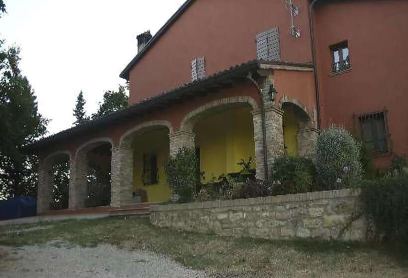 בית מלון כפרי Agriturismo Monte Valbelle