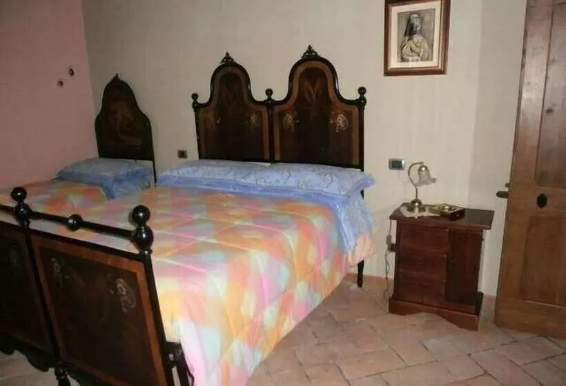 Hotelli Agriturismo Monte Valbelle