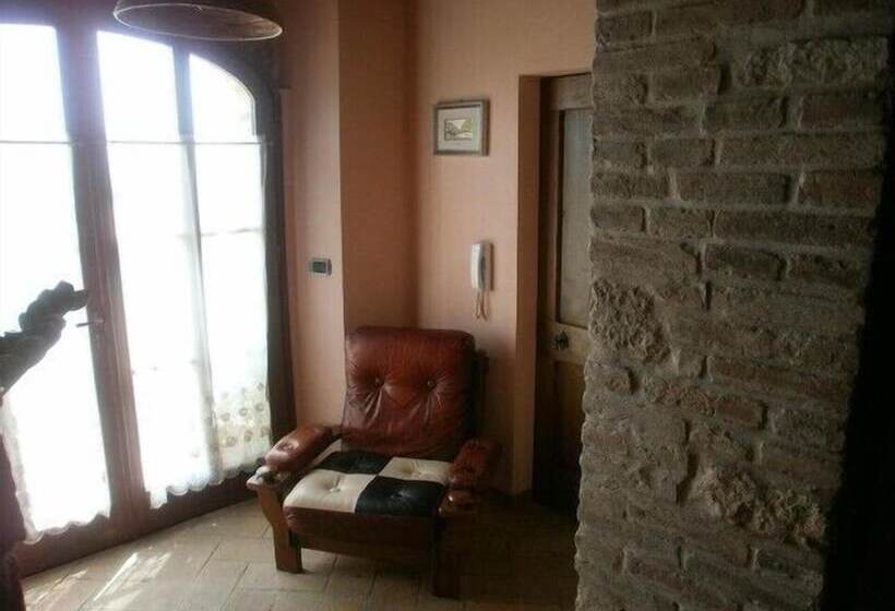 בית מלון כפרי Agriturismo Monte Valbelle