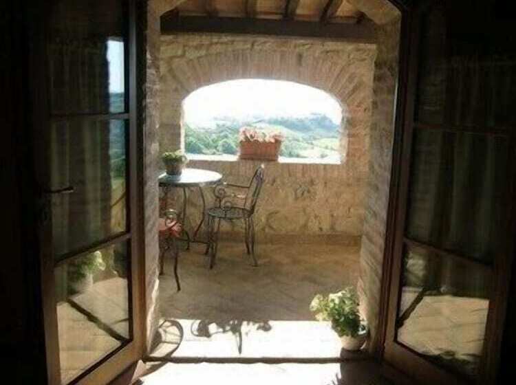 בית מלון כפרי Agriturismo Monte Valbelle