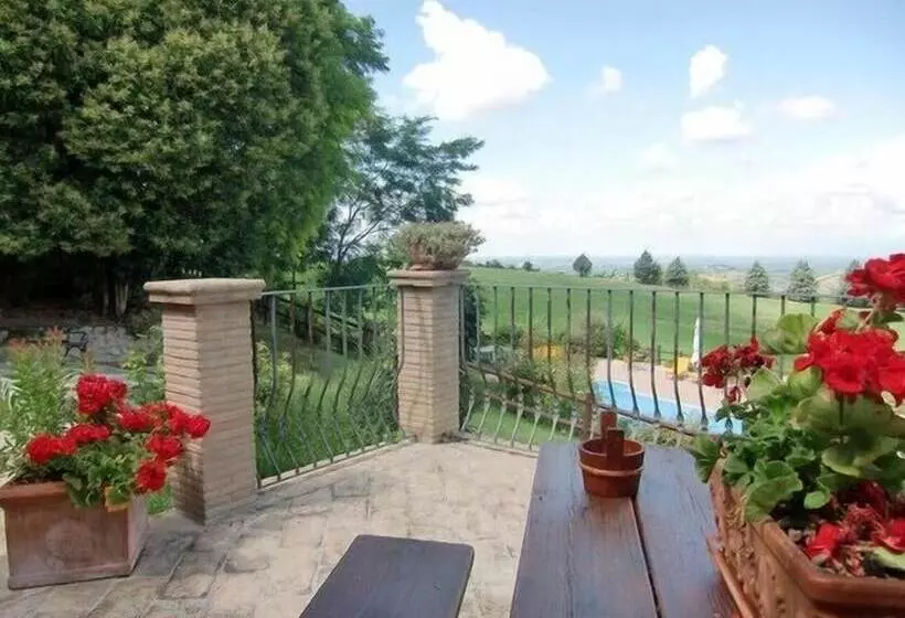 Hotelli Agriturismo Monte Valbelle