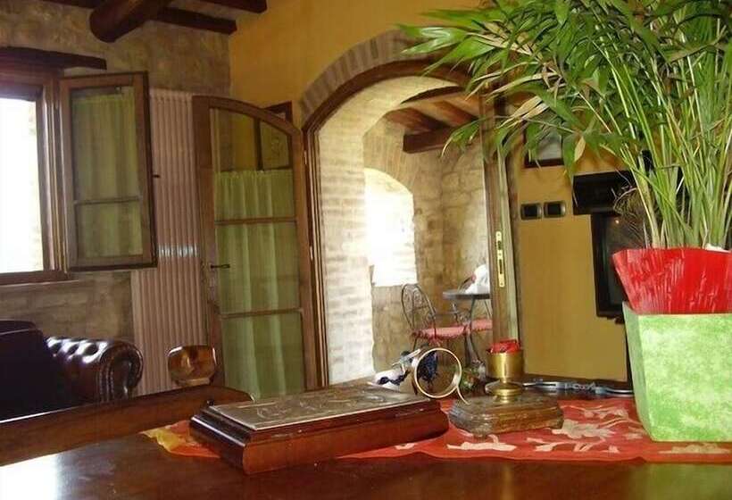 בית מלון כפרי Agriturismo Monte Valbelle