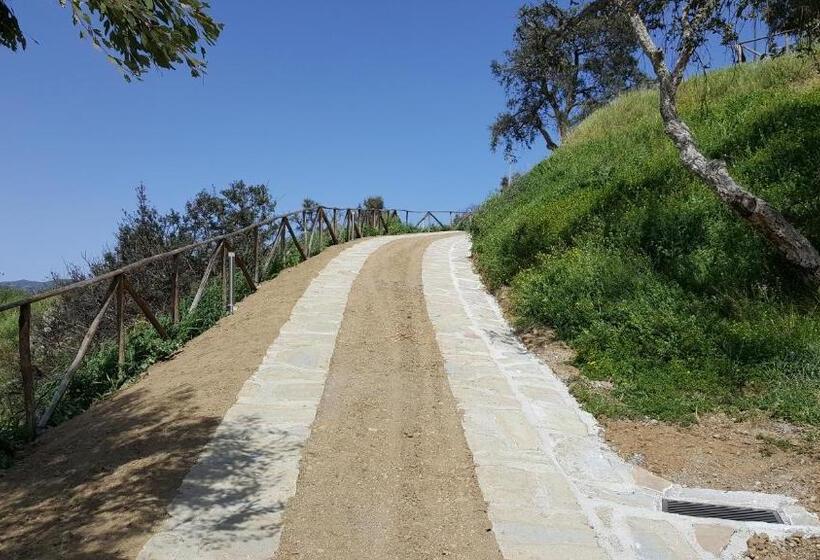 בית מלון כפרי Mama Lina