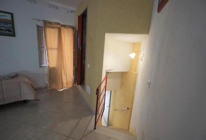 تختخواب و صبحانه Alfa Quadro