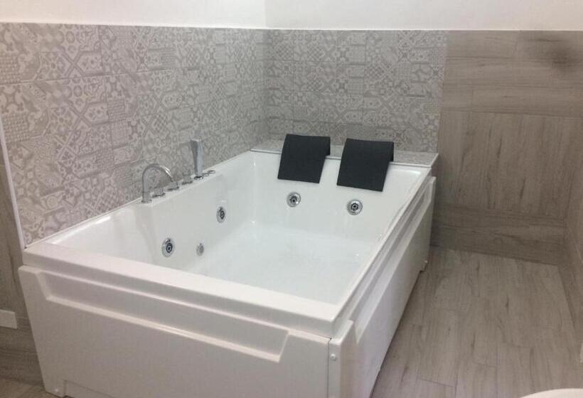 تختخواب و صبحانه Alfa Quadro