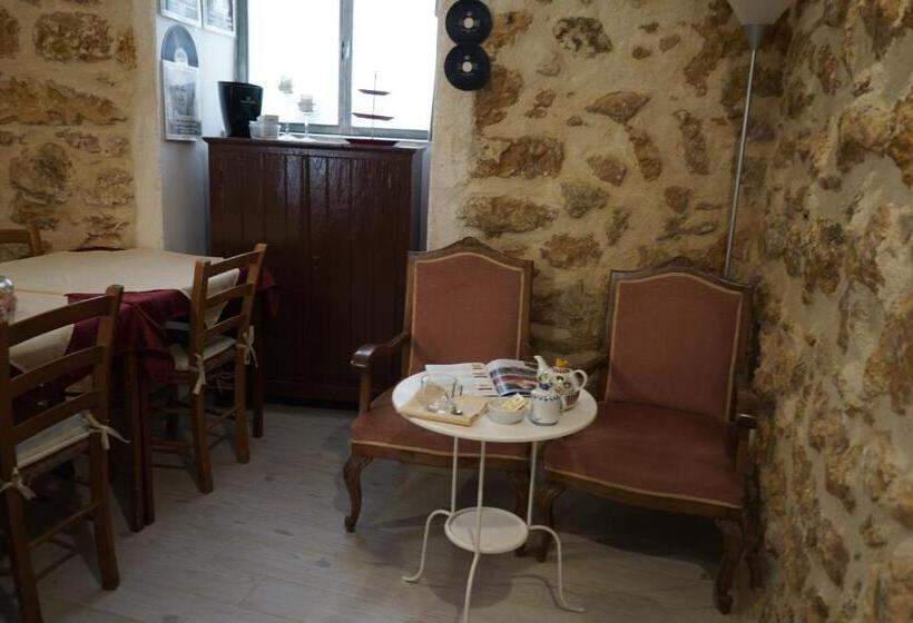 تختخواب و صبحانه Alfa Quadro