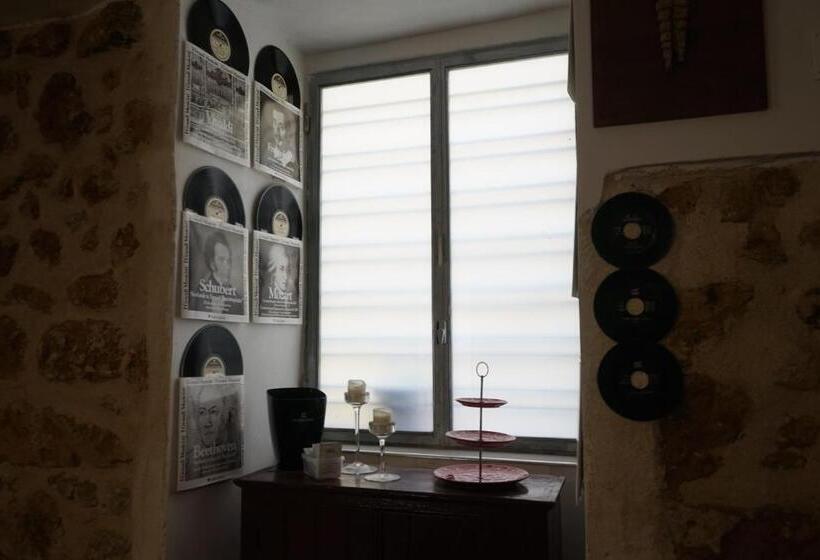 تختخواب و صبحانه Alfa Quadro