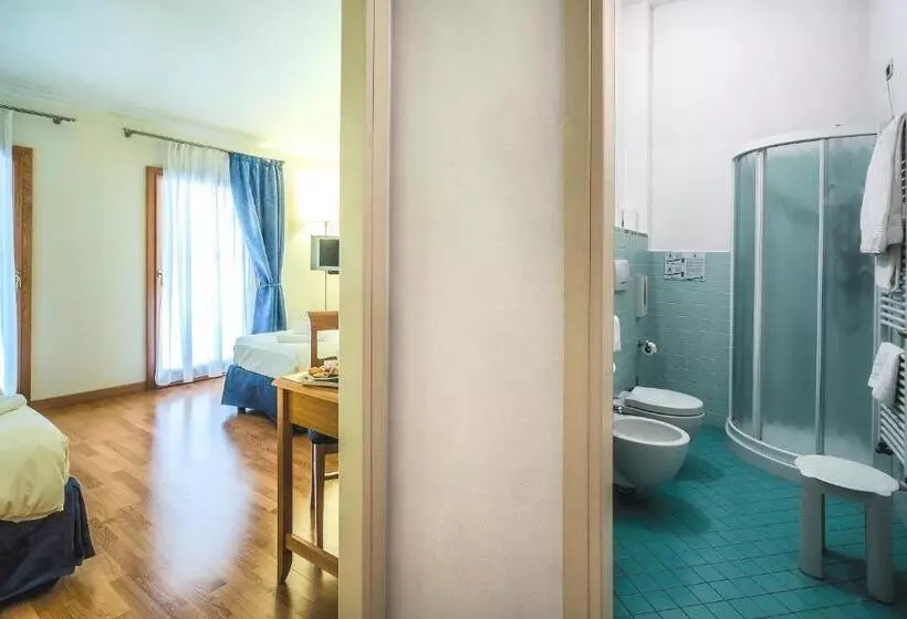 هتل Agriturismo B&b Il Girasole