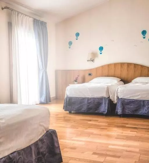 هتل Agriturismo B&b Il Girasole