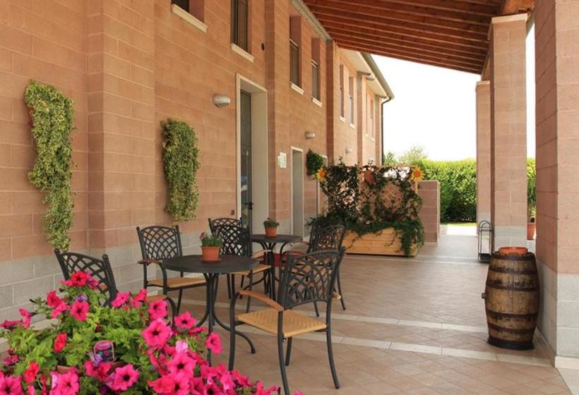 فندق Agriturismo B&b Il Girasole