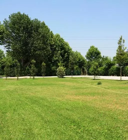 هتل Agriturismo B&b Il Girasole