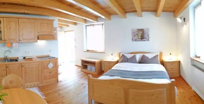 ホテル Agriturismo Maso Besleri