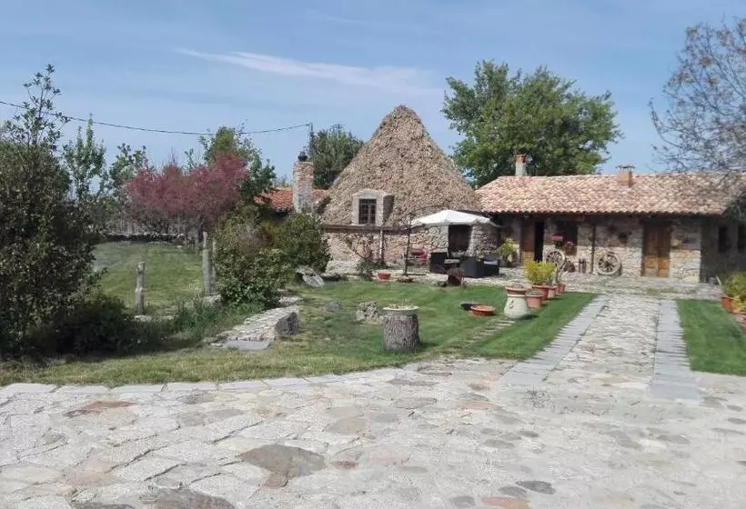 هتل Agriturismo Su Pinnettu