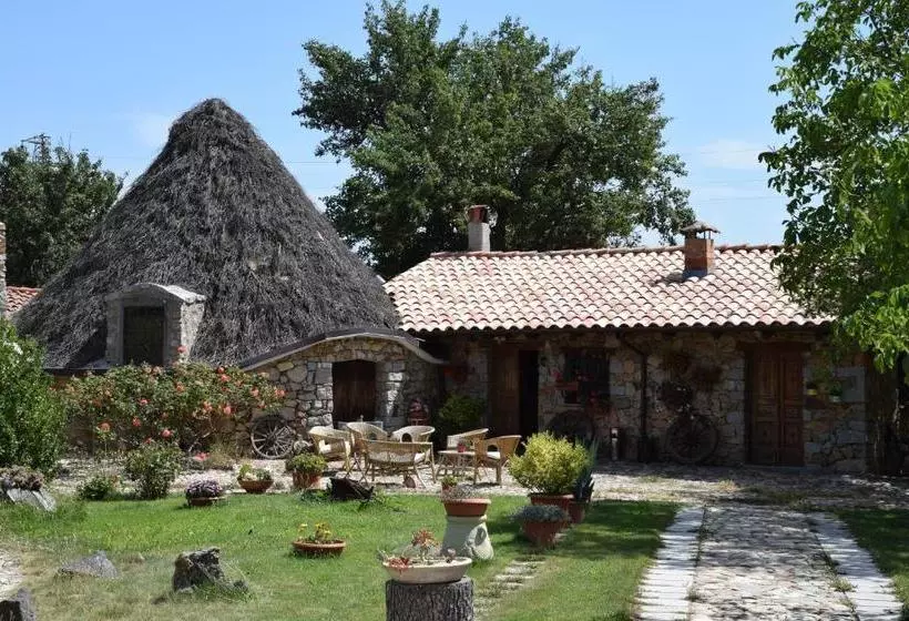 هتل Agriturismo Su Pinnettu