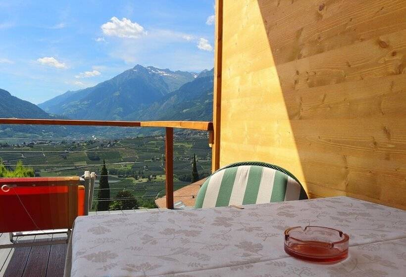 Schenna Garni Eden Bed & Breakfast