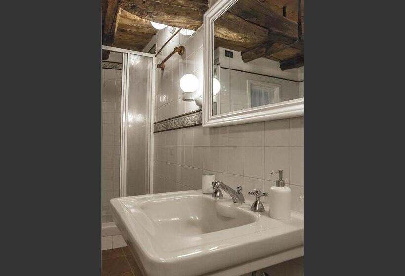 بنسيون Antica Corte