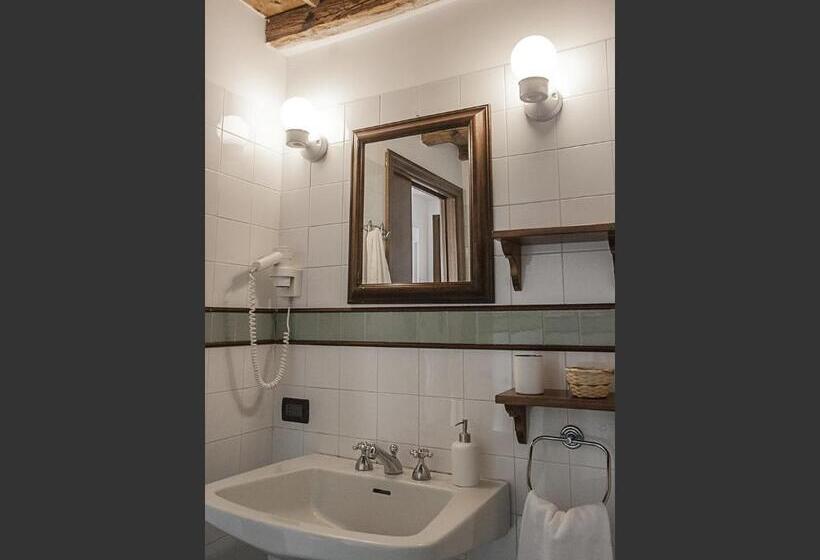 بنسيون Antica Corte