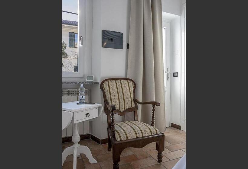 بنسيون Antica Corte