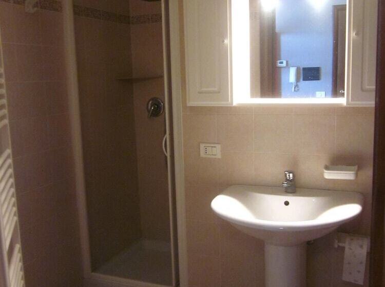 Residence La Quiete   5 Mins By Car From City Center 10 Mins From Langhe & Roero