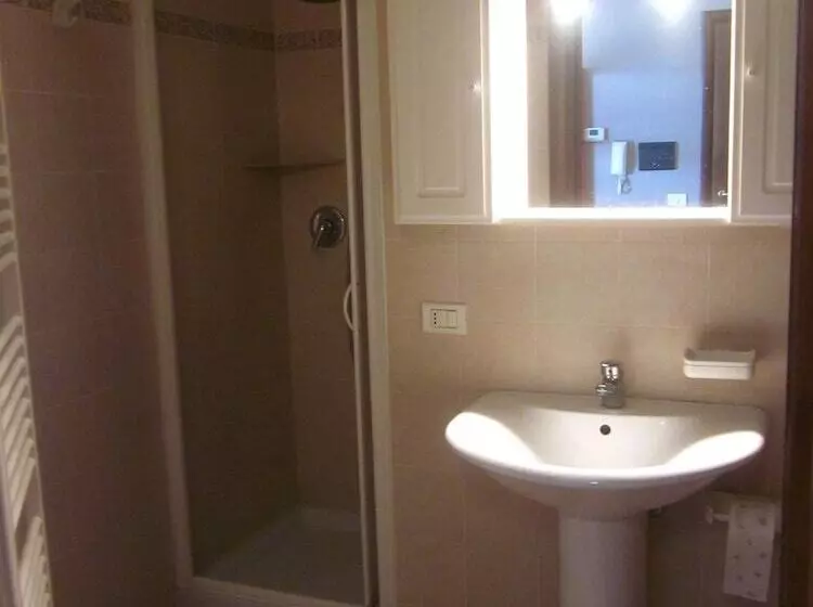 Residence La Quiete   5 Mins By Car From City Center 10 Mins From Langhe & Roero