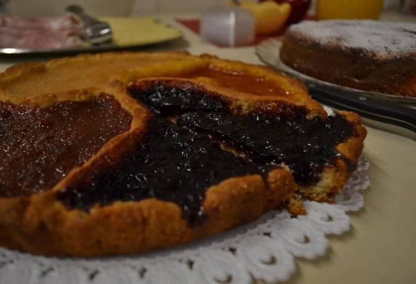 Residence La Quiete   5 Mins By Car From City Center 10 Mins From Langhe & Roero