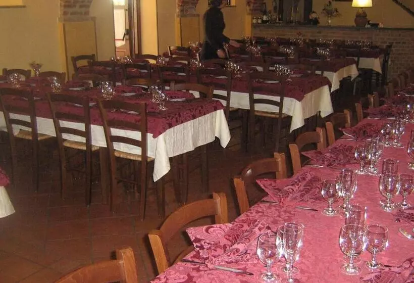 هتل Agriturismo Cascina Del Peso
