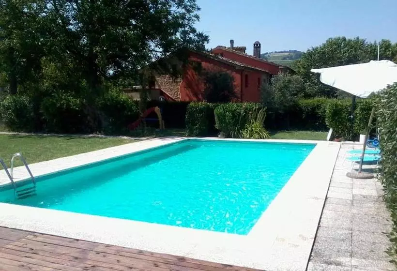 ホテル Agriturismo L'esinante
