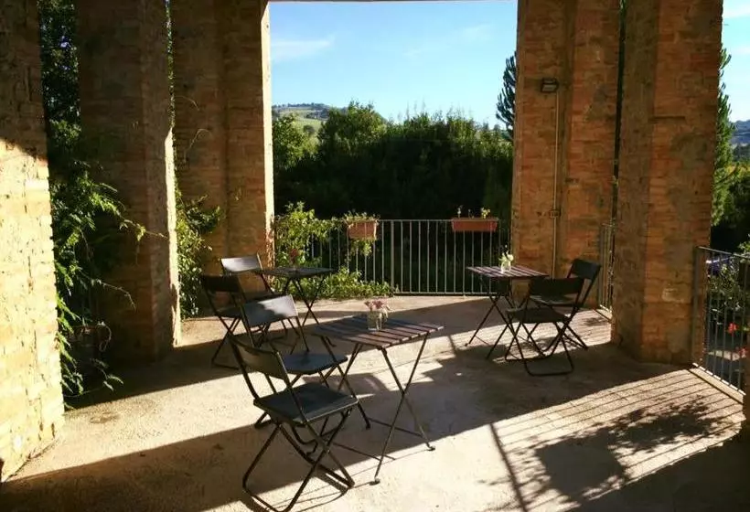 ホテル Agriturismo L'esinante