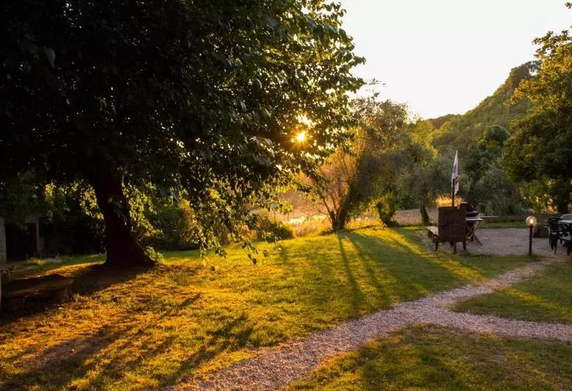ホテル Agriturismo L'esinante